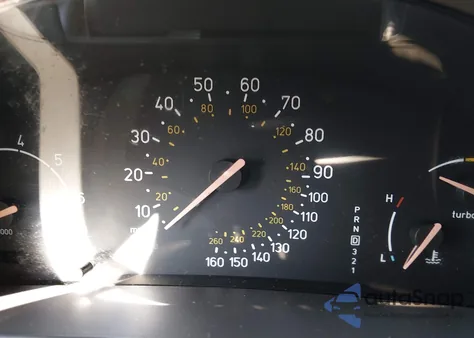 2002 Saab 9-3 Se z USA, uszkodzony, nr VIN YS3DF78K127012479